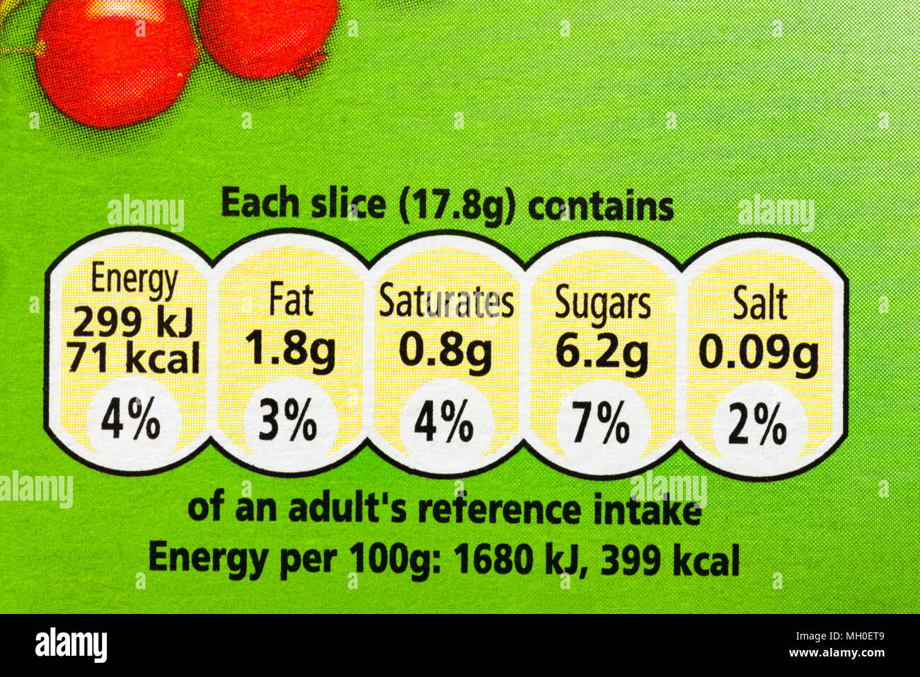 Informations nutritionnelles sur les paquet d'aller de l'avant les pauses de yaourt fruits des bois avec des biscuits saveur de yogourt topping - système de feux de circulation à l'étiquetage Banque D'Images