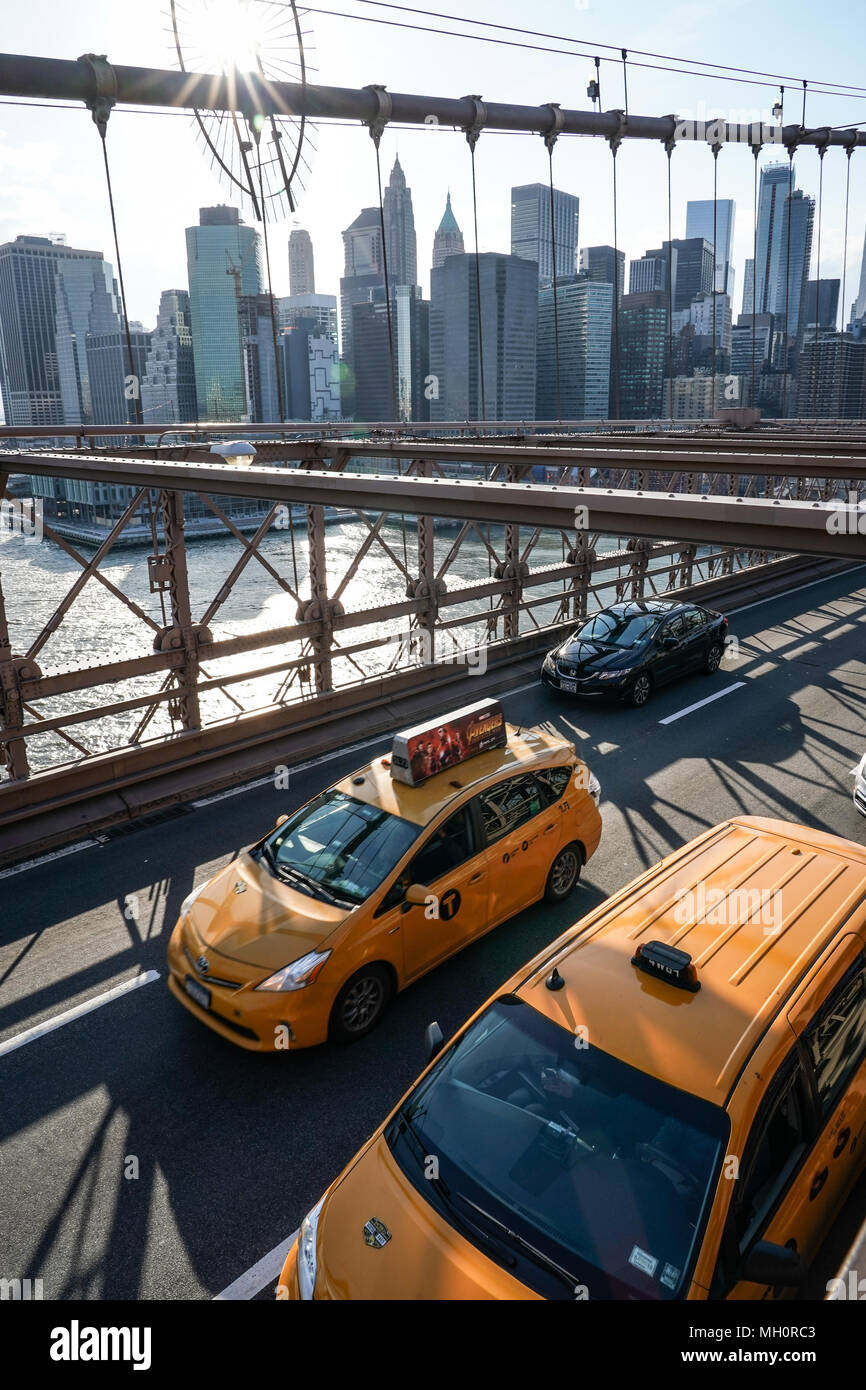 Une vue de Manhattan depuis le pont de Brooklyn à New York aux États-Unis. À partir d'une série de photos de voyage aux États-Unis. P Banque D'Images