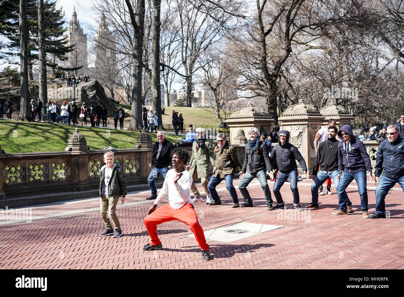 Un groupe d'effectuer dans Central Park, New York, aux États-Unis. À partir d'une série de photos de voyage aux États-Unis. Date de la photo : Sunda Banque D'Images