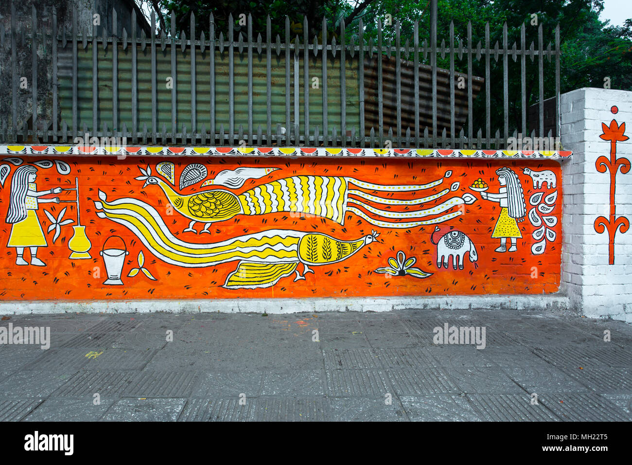 Beaux-arts de l'Université de Dacca (FFA) étudiant à leur mur peintures institut pour célébrer le Nouvel An 1425 Bengali à venir à Dhaka, au Bangladesh. Banque D'Images