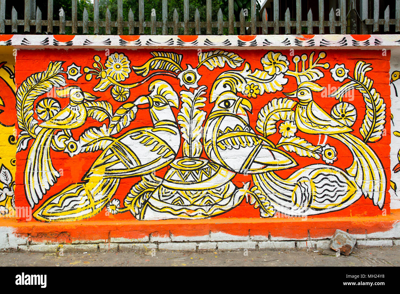 Beaux-arts de l'Université de Dacca (FFA) étudiant à leur mur peintures institut pour célébrer le Nouvel An 1425 Bengali à venir à Dhaka, au Bangladesh. Banque D'Images