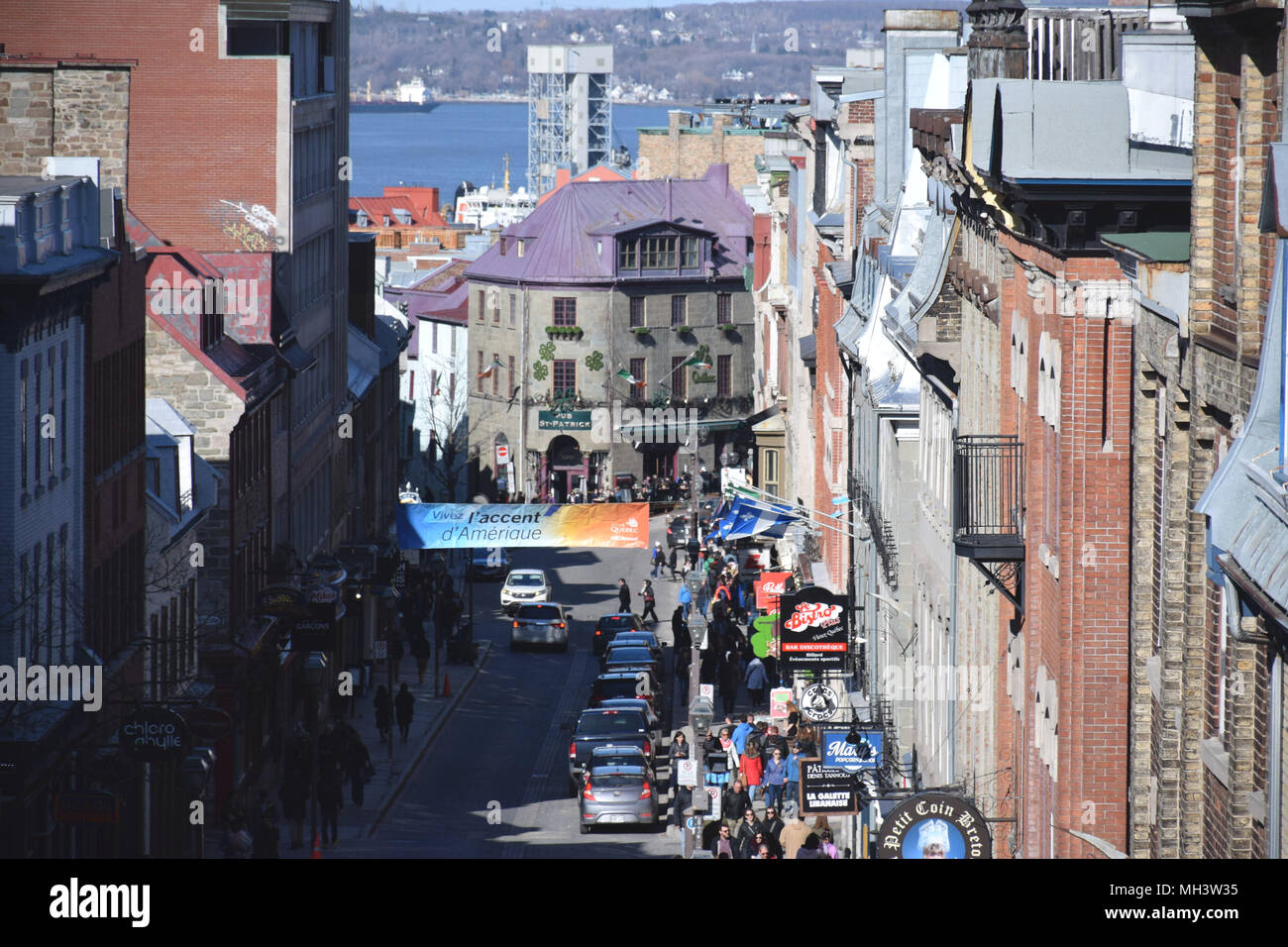 Rue St Jean dans le Vieux Québec, du haut de la Porte de St John Banque D'Images