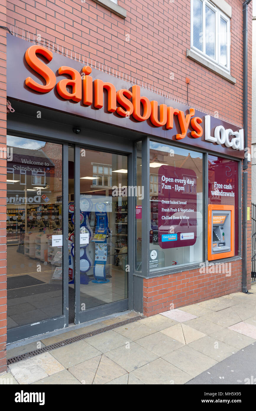 Stockton Heath, Cheshire, Royaume-Uni. 30 avril 2018. Sainsbury's Local dans Stockton Heath, Cheshire, Angleterre, Royaume-Uni le 30 avril 2018 après la fusion entre Sainsbury et Asda Crédit : John Hopkins/Alamy Live News Banque D'Images