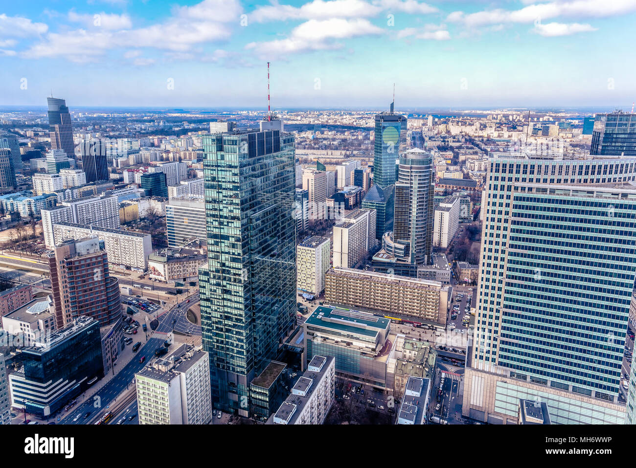 Vue panoramique à l'architecture moderne des bâtiments dans le centre-ville de Varsovie en Pologne. Banque D'Images