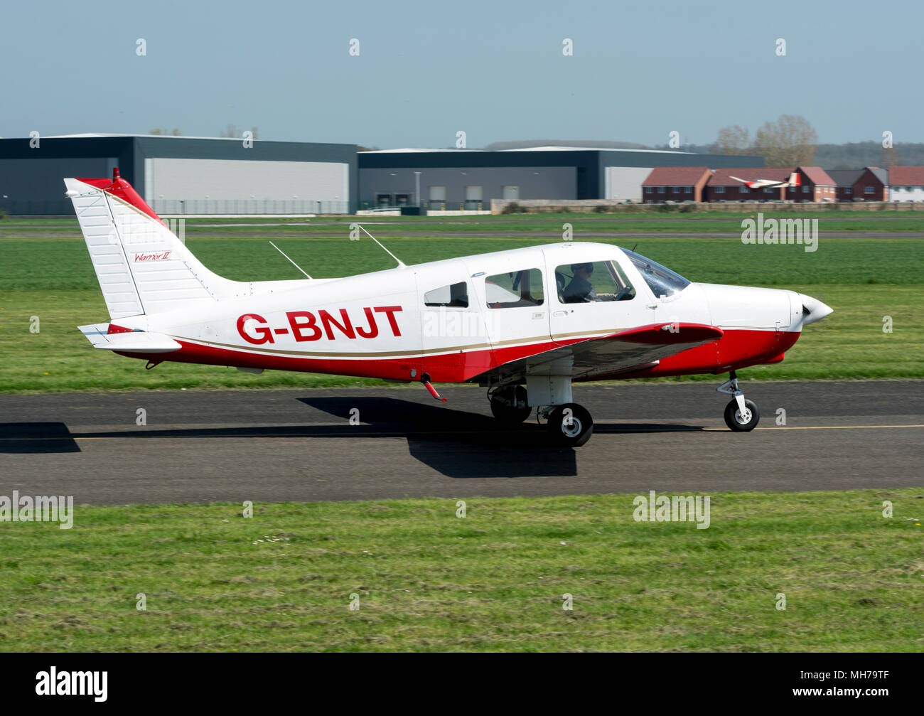 Piper PA-28-161 Cherokee Warrior II à Wellesbourne Airfield, Warwickshire, UK (G-BNJT) Banque D'Images