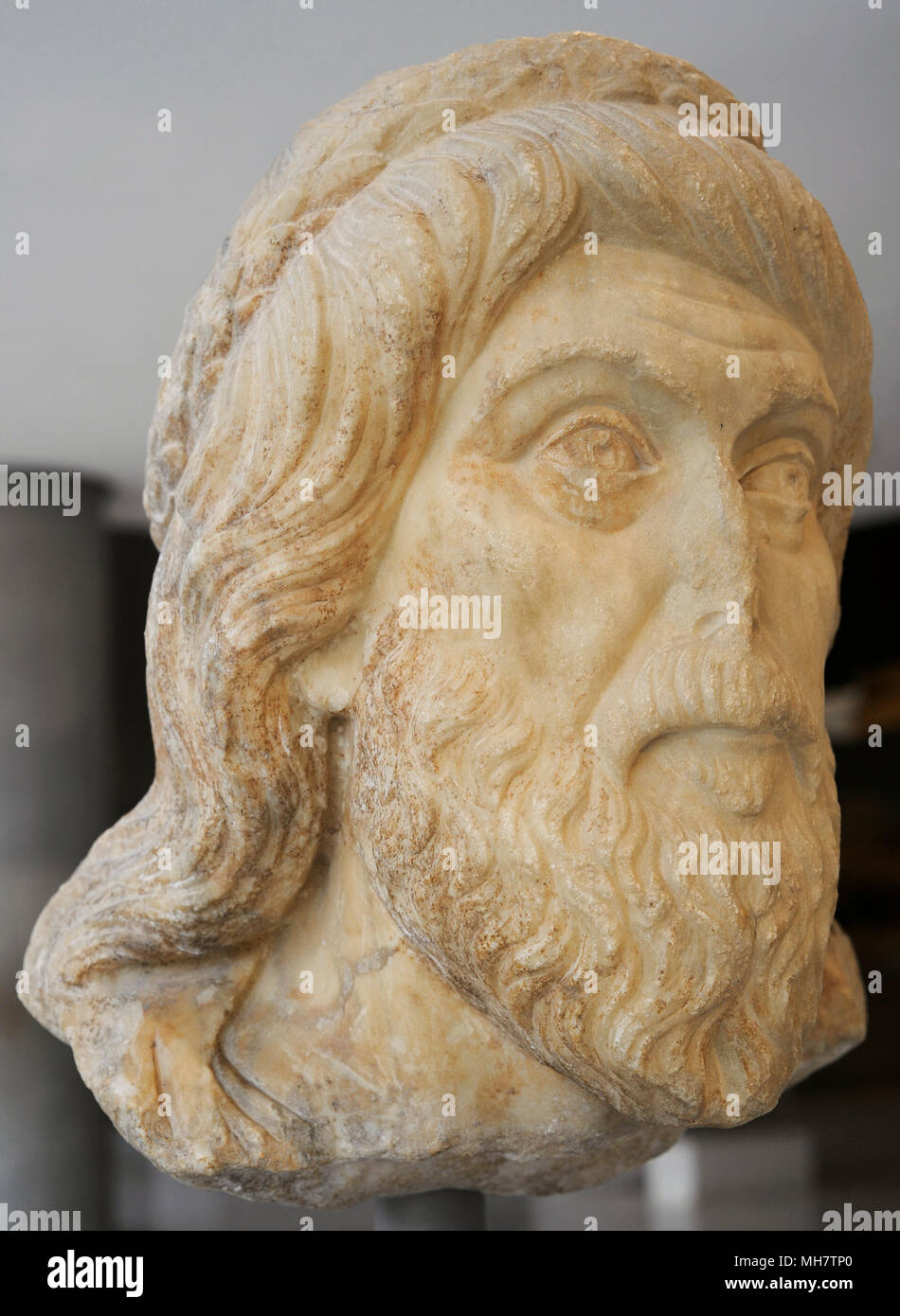 Portrait d'un philosophe. Le portrait le plus susceptible représente le philosophe Plutarque (350-433 AD), fondateur de l'école néo-platonicienne d'Athènes, qui a parrainé la procession de la Grande Panathenaia à trois reprises. Au début du 5e siècle AD. Musée de l'Acropole. Athènes. La Grèce. Banque D'Images