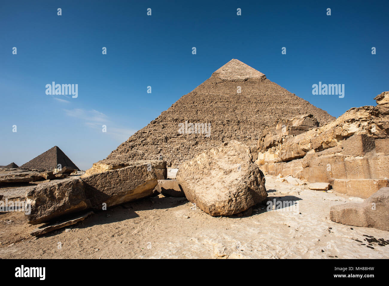 Pyramide de Khafré (pyramide de Khéphren), l'une des pyramides de Gizeh ...