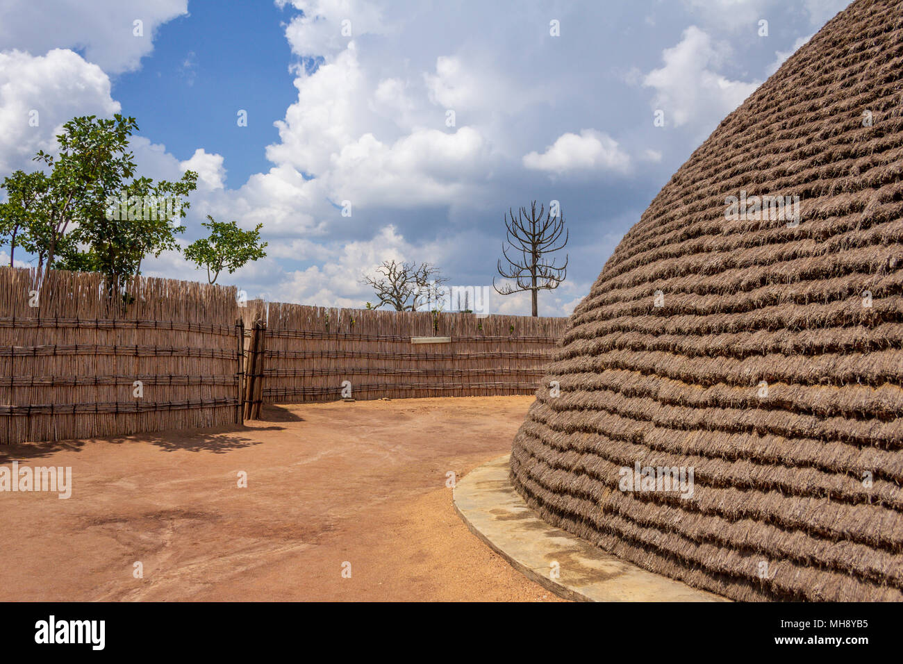 Une reconstruction de la palais du roi à Nyanza, au Rwanda, en Afrique Banque D'Images
