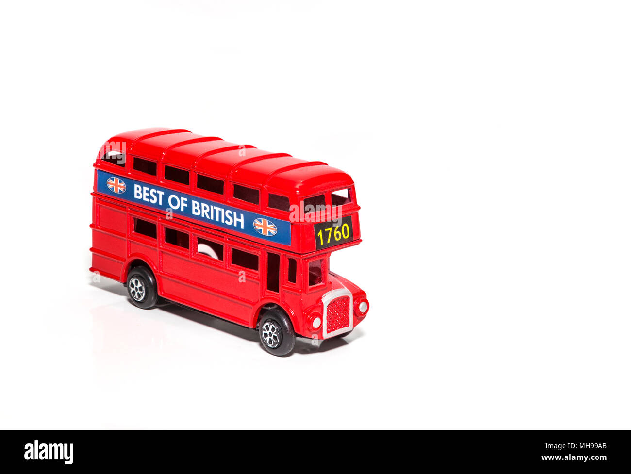 Un bus rouge de Londres Doubledecker Isolé sur fond blanc Banque D'Images