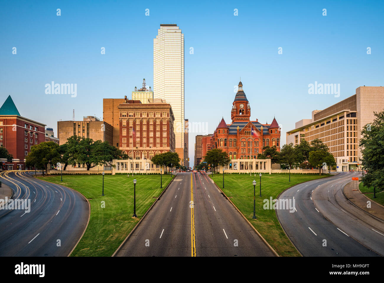 Dallas, Texas, USA skyline sur Dealey Plaza. Banque D'Images