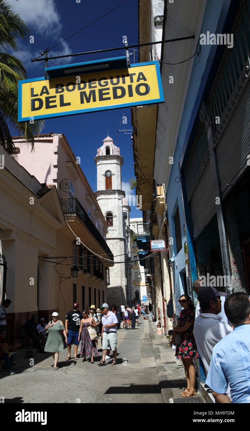 La Bodeguita del Media est l'un des nombreux bars de La Havane, Cuba. Banque D'Images