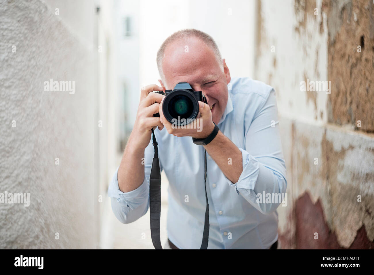 Portrait du photographe outdoor en paysage urbain Banque D'Images