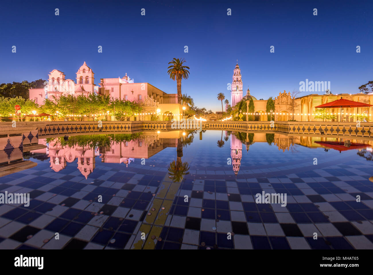 San Diego, Californie, USA plaza fontaine de nuit. Banque D'Images