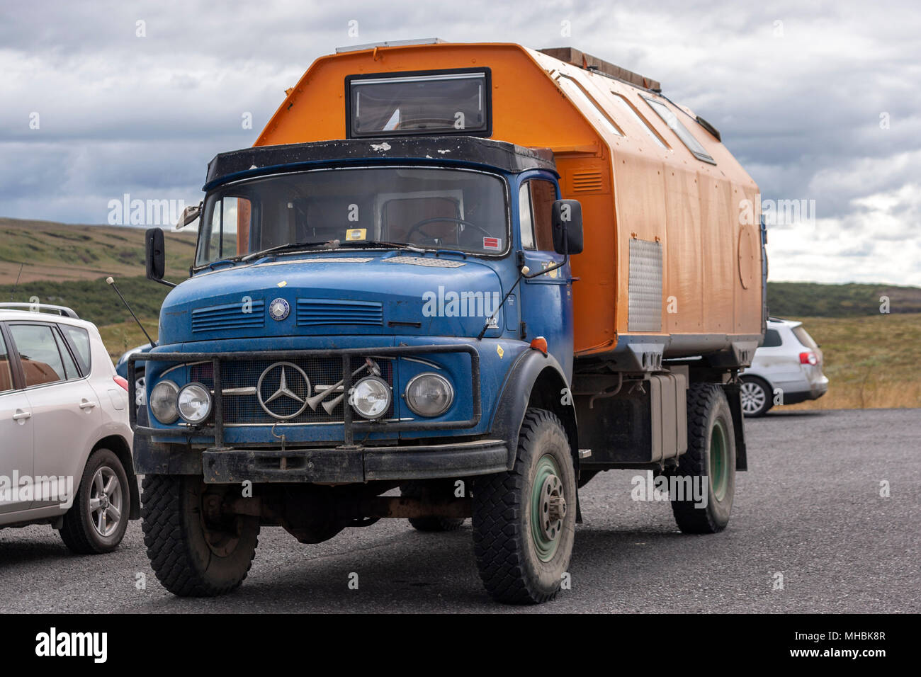 Mercedes truck Banque de photographies et d'images à haute résolution -  Alamy
