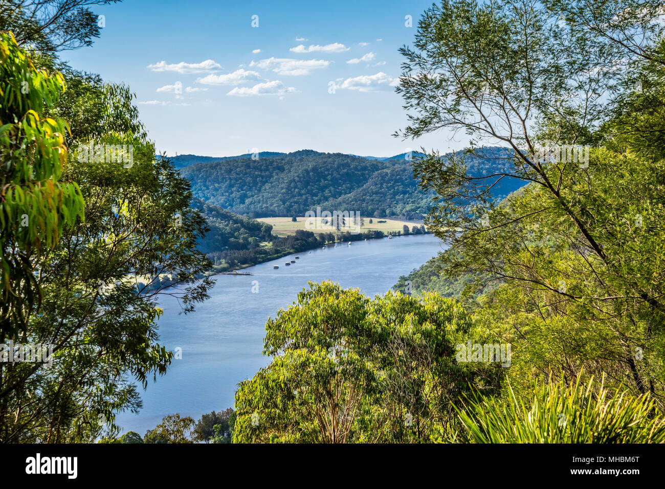 Vue de la rivière Hawkesbury à Wisemans Ferry, New South Wales, Australie Banque D'Images