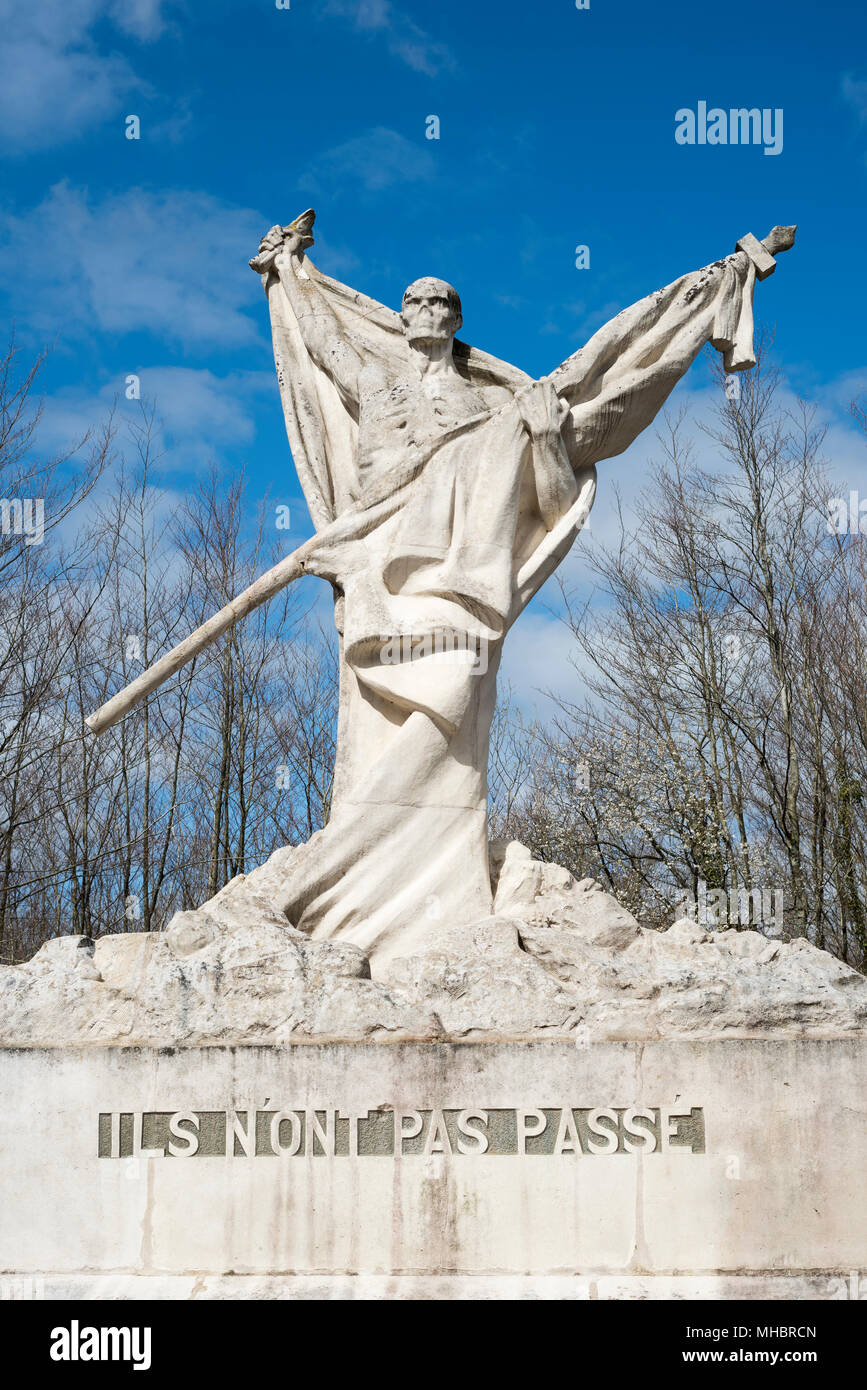Monument avec skeleton statue, Dead Man, bataille de Verdun, Première