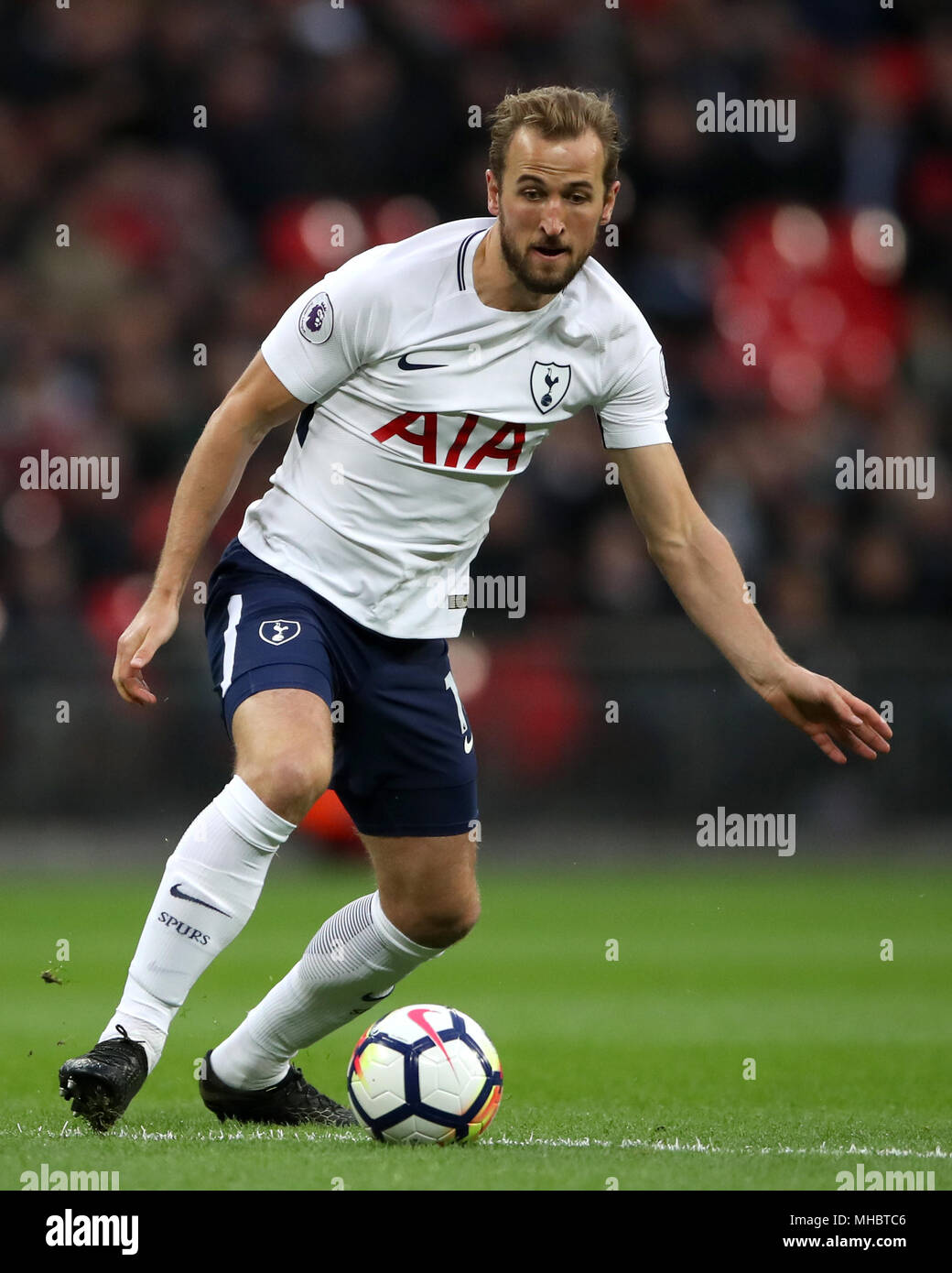 Tottenham Hotspur Harry Kane au cours de la Premier League match au stade de Wembley. Londres. ASSOCIATION DE PRESSE Photo. Photo date : lundi 30 avril, 2018. Voir l'ACTIVITÉ DE SOCCER histoire Tottenham. Crédit photo doit se lire : Nick Potts/PA Wire. RESTRICTIONS : EDITORIAL N'utilisez que pas d'utilisation non autorisée avec l'audio, vidéo, données, listes de luminaire, club ou la Ligue de logos ou services 'live'. En ligne De-match utilisation limitée à 75 images, aucune émulation. Aucune utilisation de pari, de jeux ou d'un club ou la ligue/dvd publications. Banque D'Images