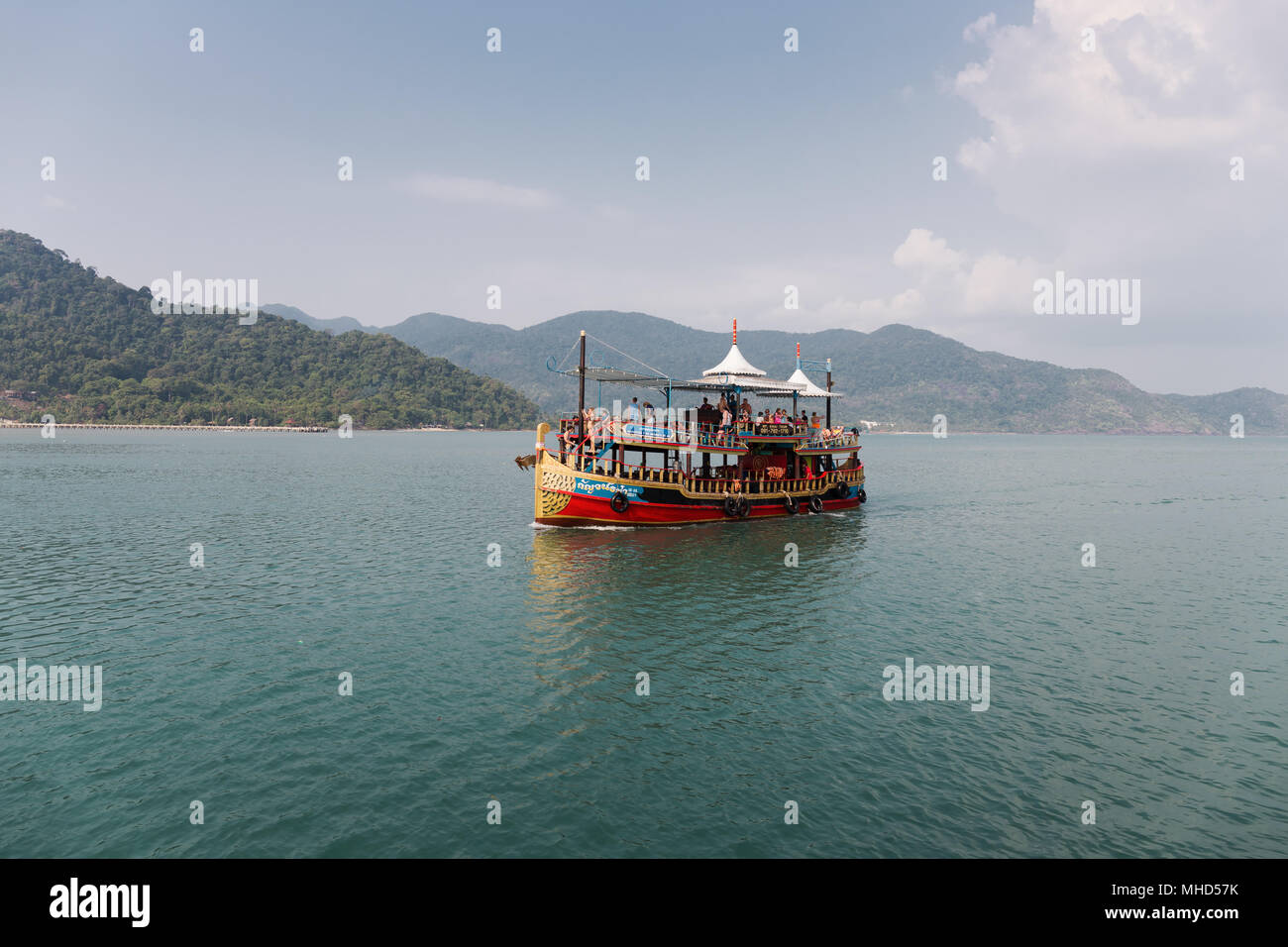 KOH CHANG, THAÏLANDE - 26 MAR 2015 : un bateau de touristes en Thaïlande Banque D'Images