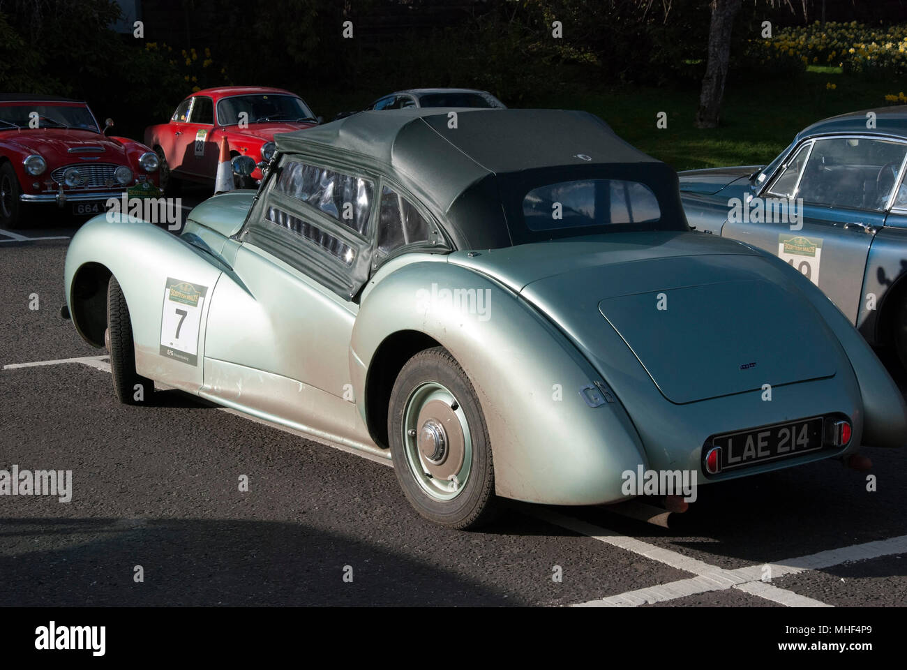 1947 Green Healy Westland voiture sport décapotable passager arrière côté gauche vue de green 1947 healy westland a droite la FEP britannique Banque D'Images