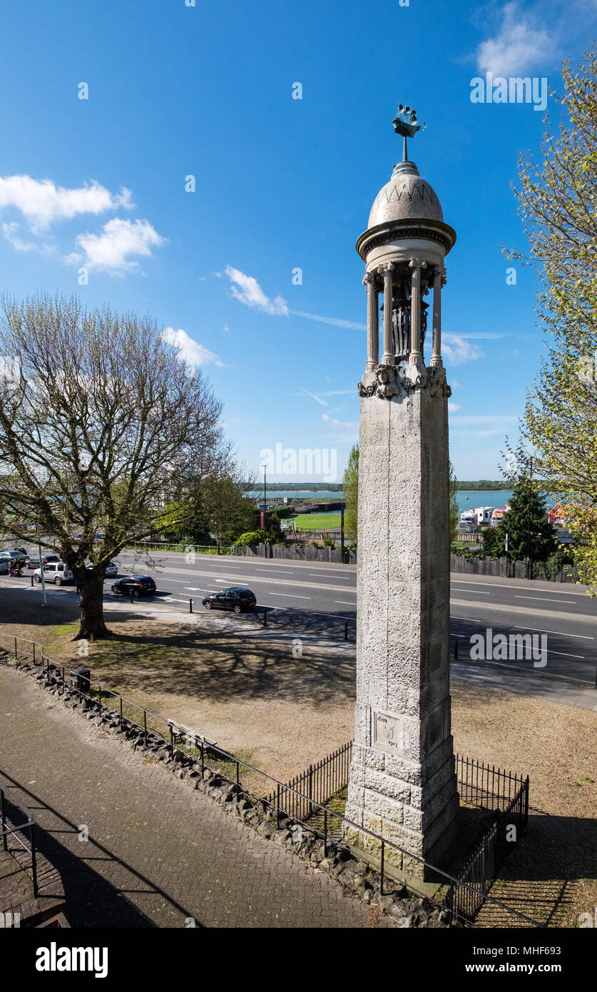 Mayflower Monument à Southampton, commémorant les Pères Pèlerins qui ont navigué à bord du navire Mayflower pour l'Amérique en 1620 Banque D'Images
