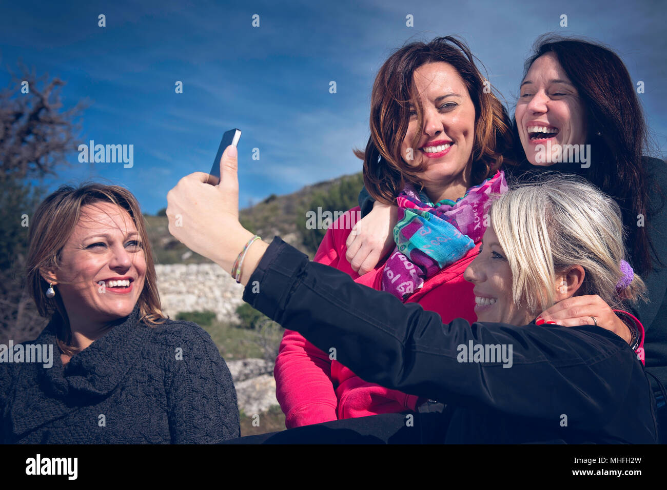 Entre les femmes selfies Banque D'Images