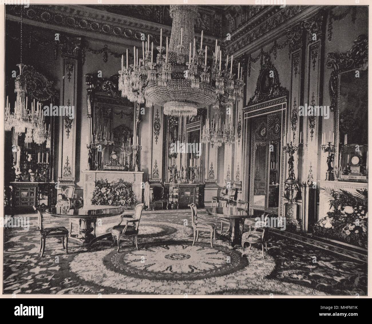 Le salon blanc à Buckingham Palace s'avère de la Galerie, et est l'une des chambres par lequel les visiteurs peuvent tak… Banque D'Images