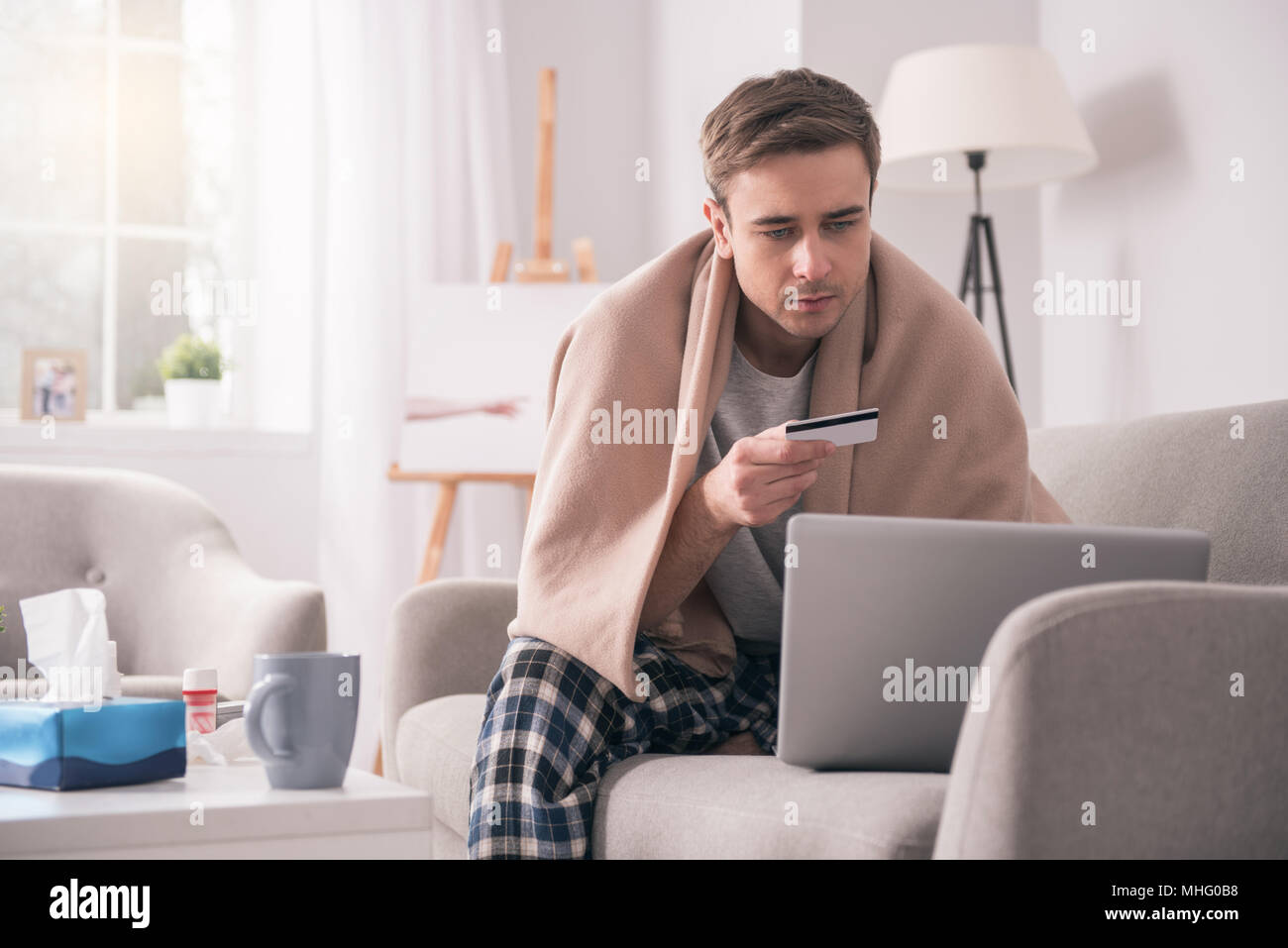 Triste malade de l'achat de médicaments Banque D'Images