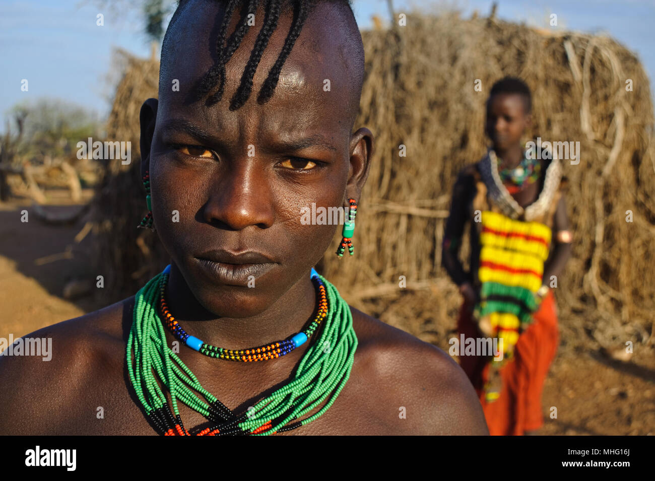 Teenage boy and girl de la tribu Hamer (Éthiopie) Banque D'Images