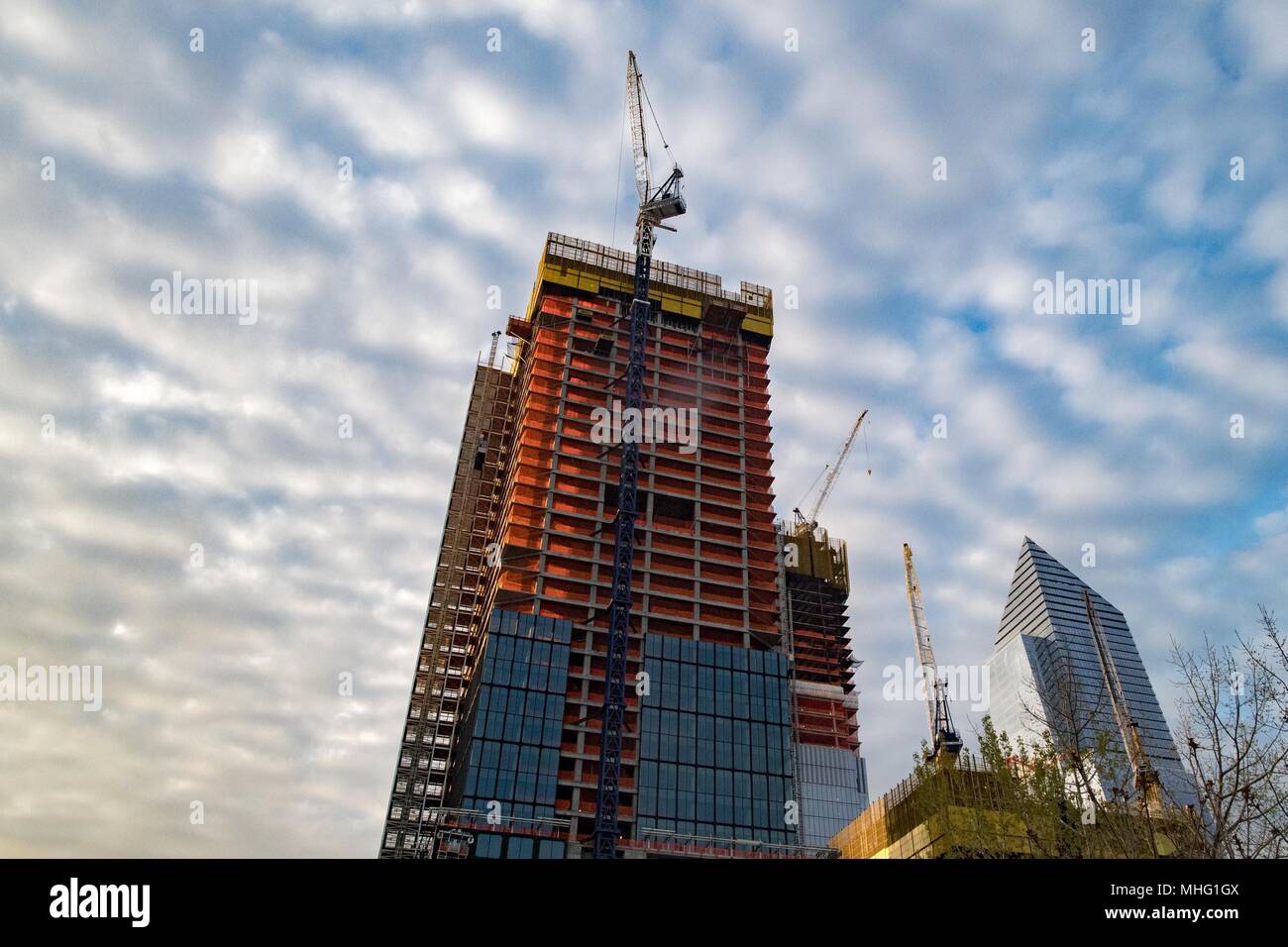 New York gratte-ciel en construction au lever du soleil Banque D'Images