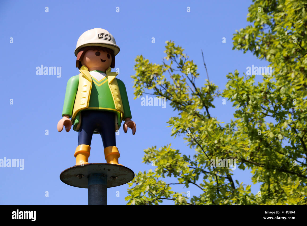Zirndorf, Allemagne - 29 Avril 2018 : Avis d'un travailleur de la  construction dimesnional dans le Playmobil Funpark à Zirndorf, Allemagne  Photo Stock - Alamy