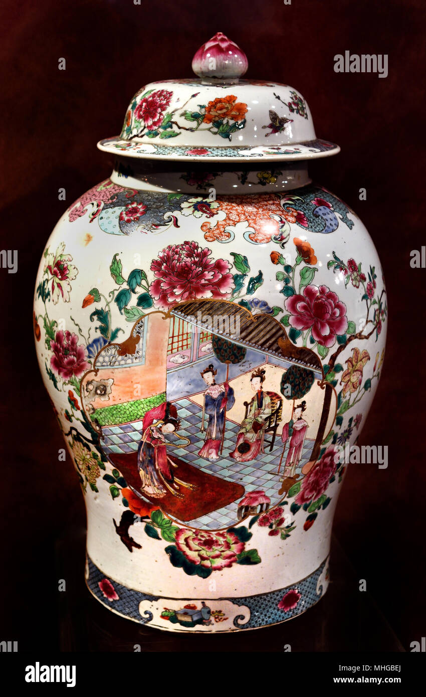La dynastie Qing 1730-1750 Jar chine porcelaine chinoise ( Famille émaux rose ) Banque D'Images