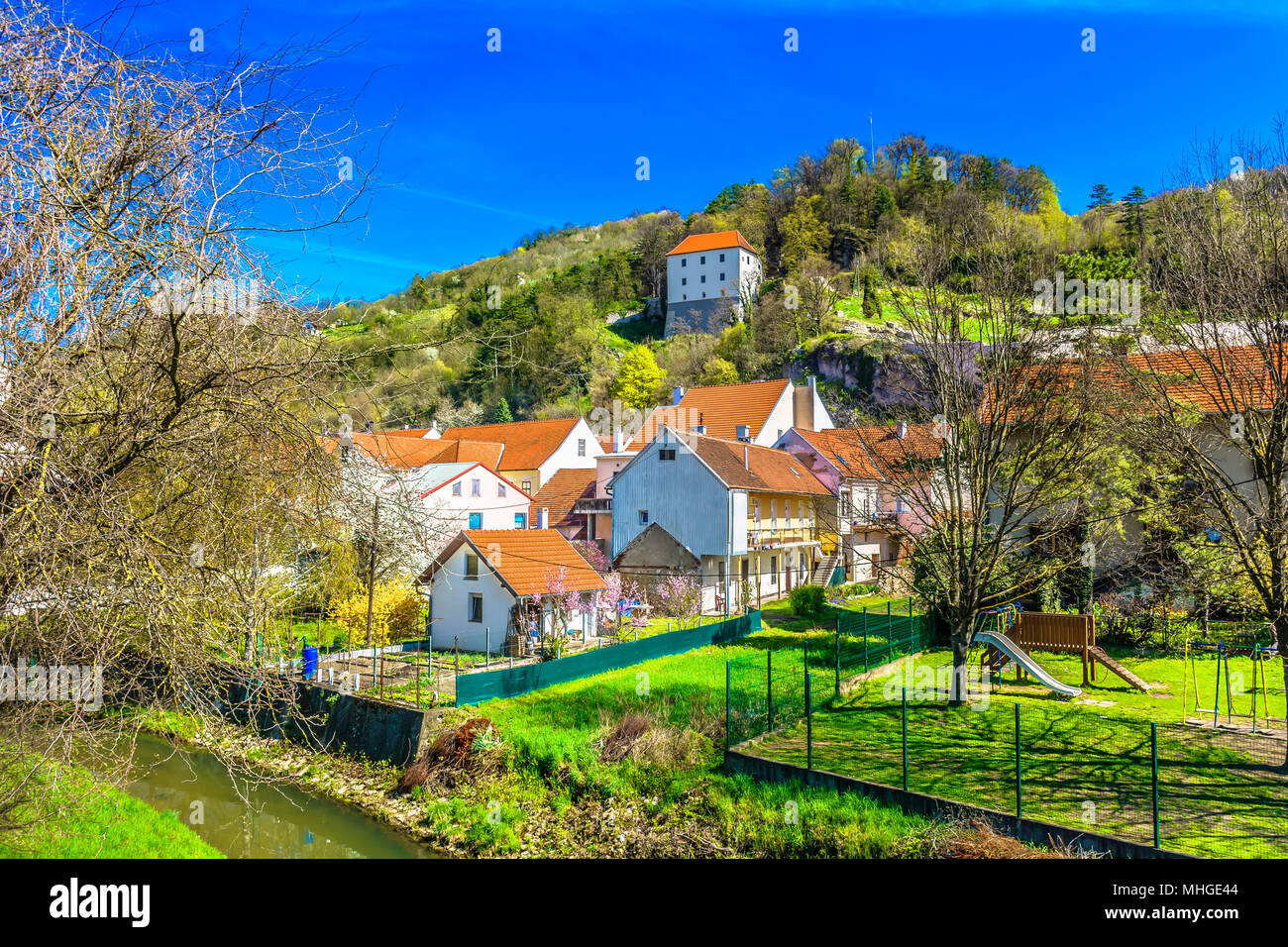 Vue panoramique au célèbre monument pittoresque ville de Krapina, en Croatie. Banque D'Images