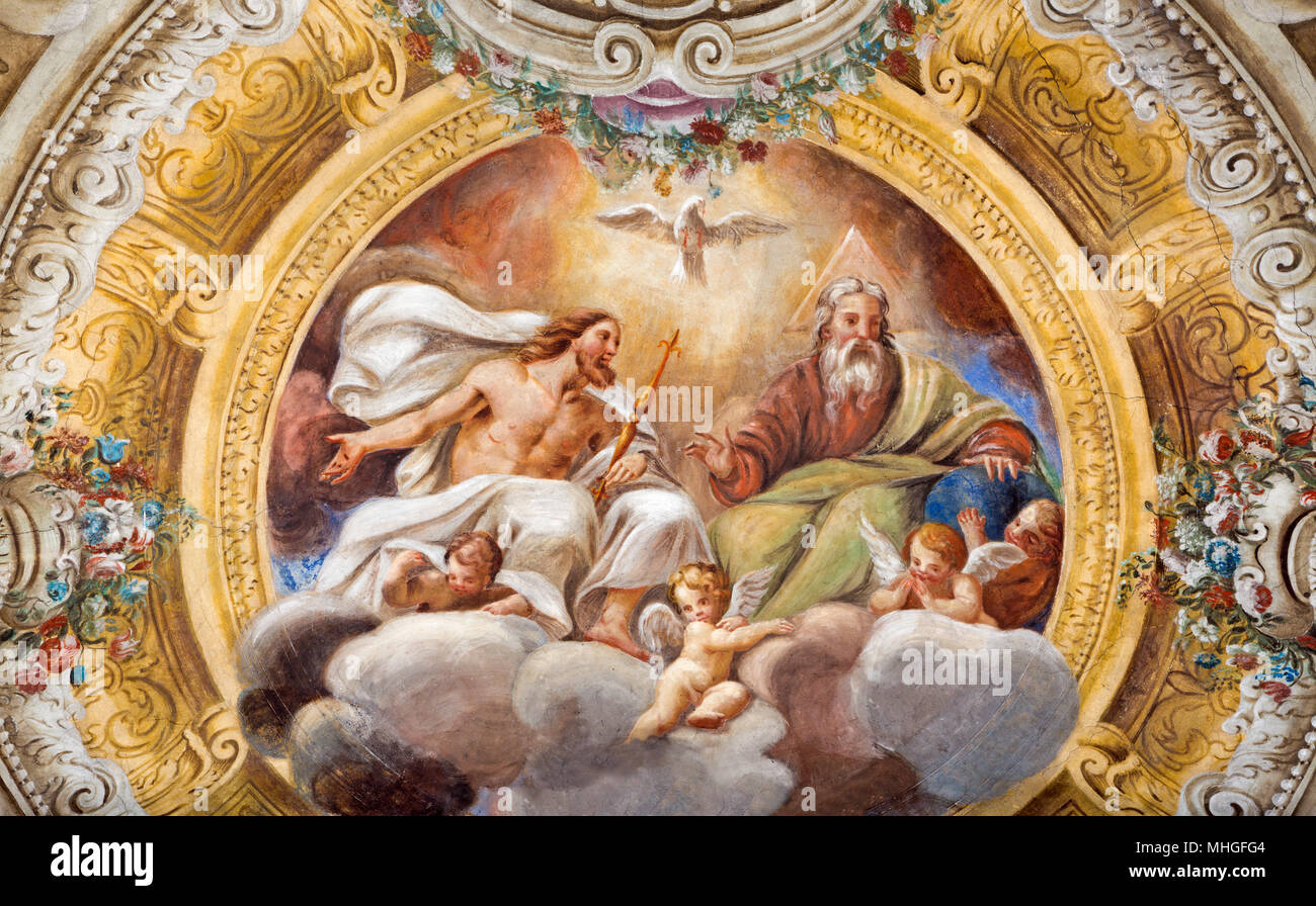 Parme, Italie - 16 avril 2018 : Le plafond freso de la Sainte Trinité à l'église Chiesa di Santa Croce par Giovanni Maria Conti della Camera Banque D'Images