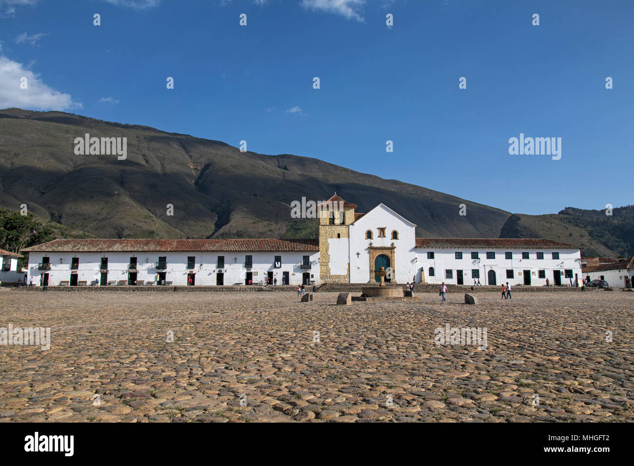 Place centrale de la ville coloniale de Villa de Leyva en Colombie. Banque D'Images