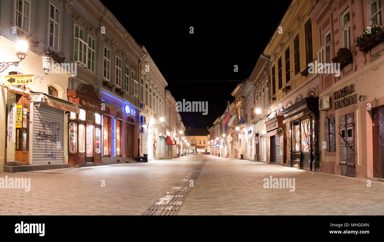 Novi Sad dans l'obscurité. Banque D'Images