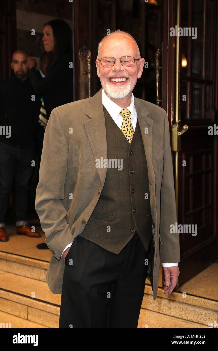 Londres, Royaume-Uni. 1er mai 2018. Bob Harris, Chess The Musical - soirée d'ouverture, London Coliseum, London UK, 01 mai 2018, photo de Richard Goldschmidt : Riche de crédit Gold/Alamy Live News Banque D'Images