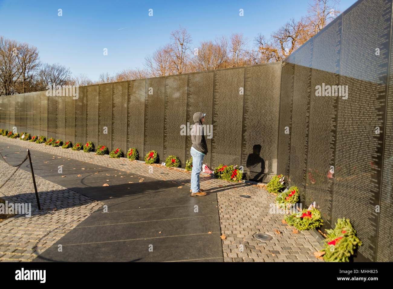 WASHINGTON DC - Décembre 17, 2017 : Noms sur Guerre du Vietnam Veterans Memorial le 17 décembre 2017 à Washington DC, USA. Le mémorial reçoit environ 3 mi Banque D'Images