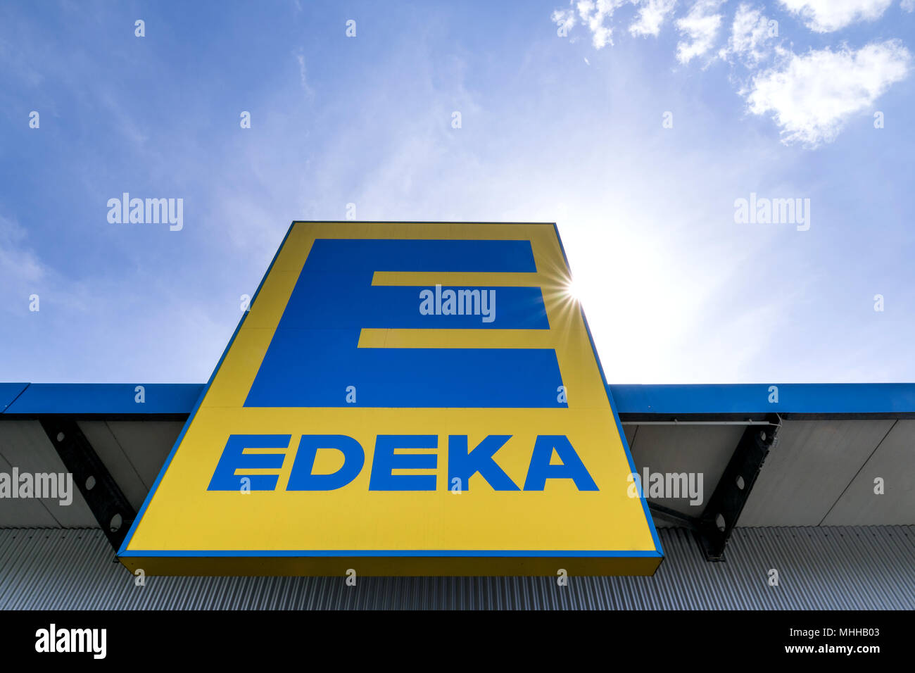 La direction générale à signer EDEKA. Le Groupe Edeka est le plus grand supermarché allemand corporation. Banque D'Images
