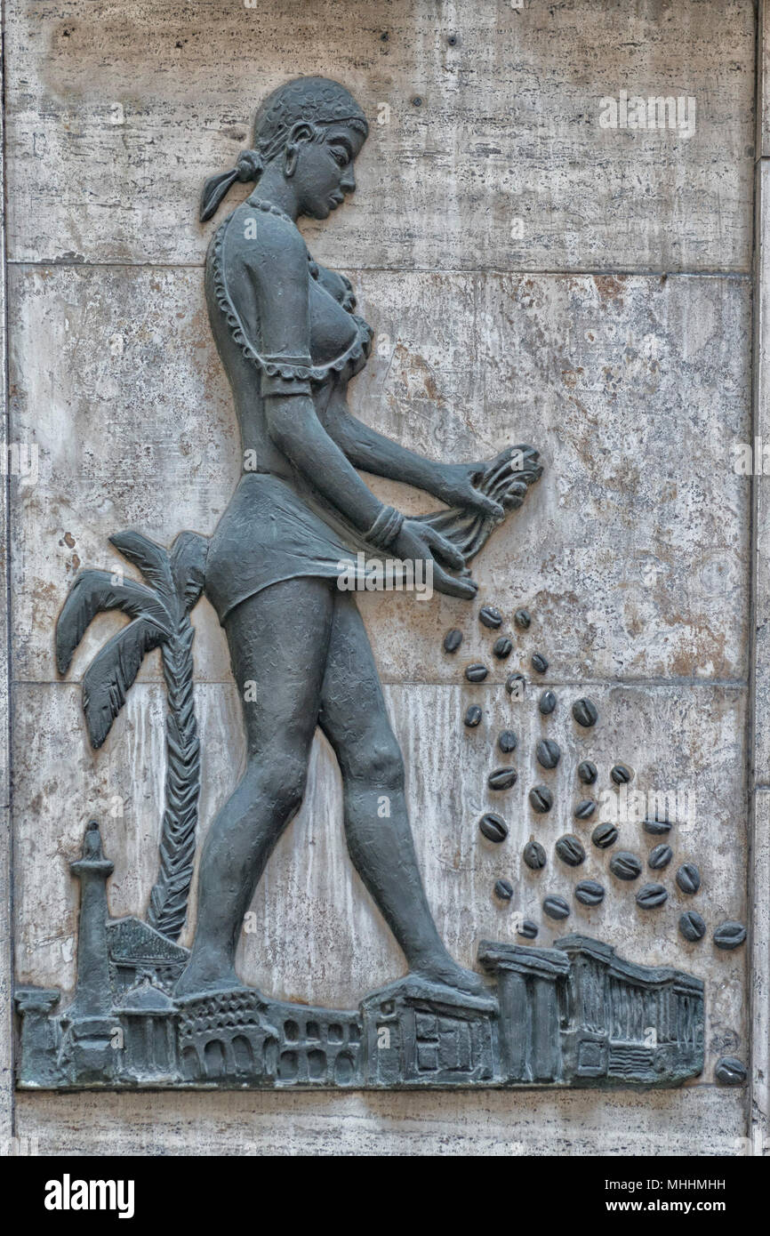 Esclave café bas relief statue en cuivre Banque D'Images