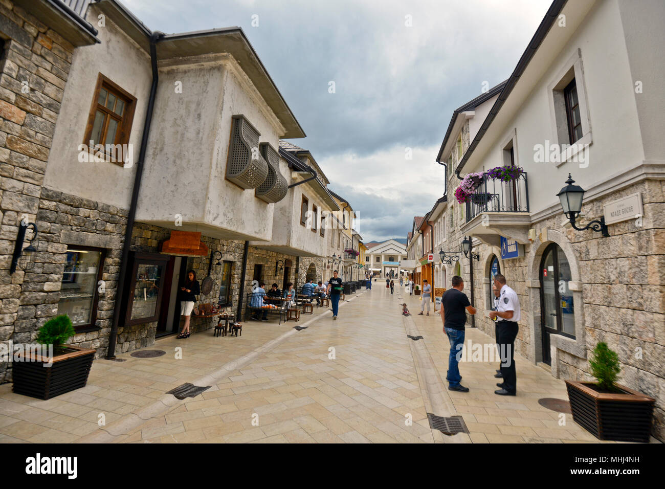 Rue principale d'Andricgrad, Visegrad, Bosnie et Herzégovine Banque D'Images