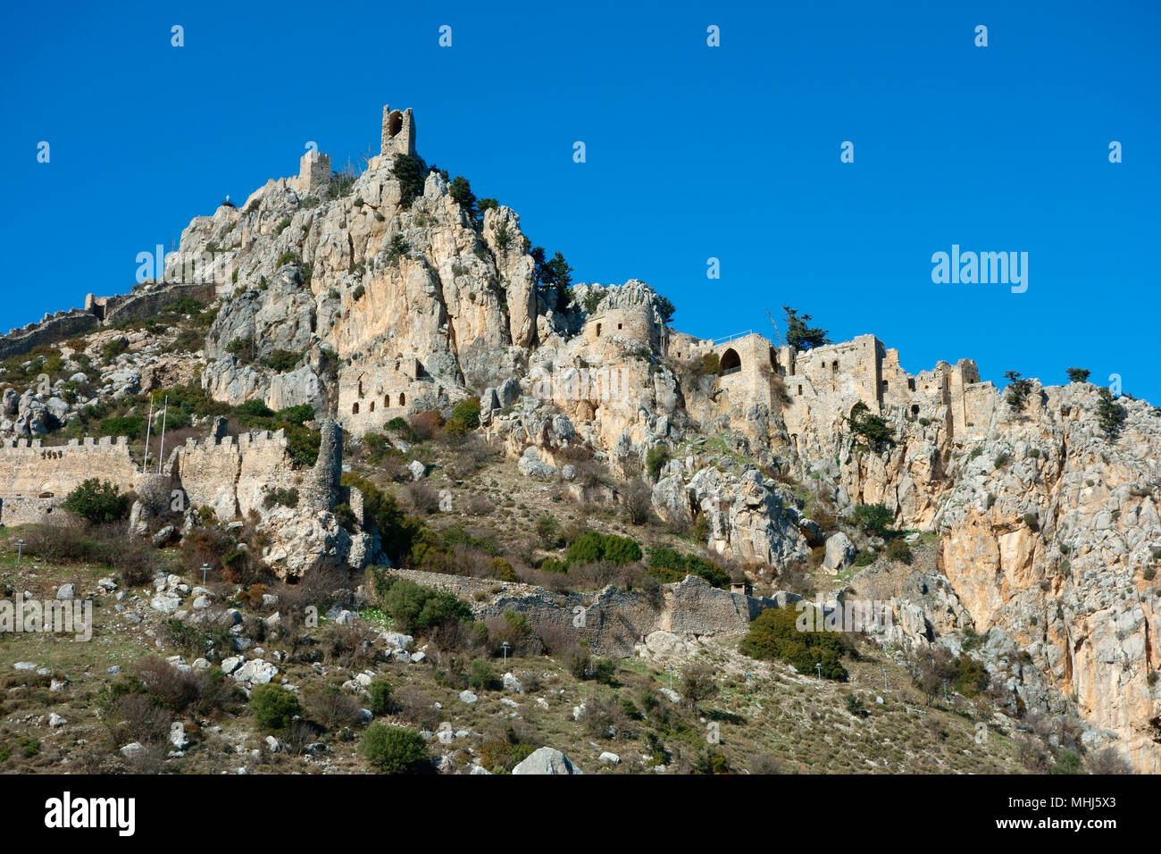 La moitié en ruines St Hilarion Château près de Kyrenia (Girne), République turque de Chypre du Nord Banque D'Images