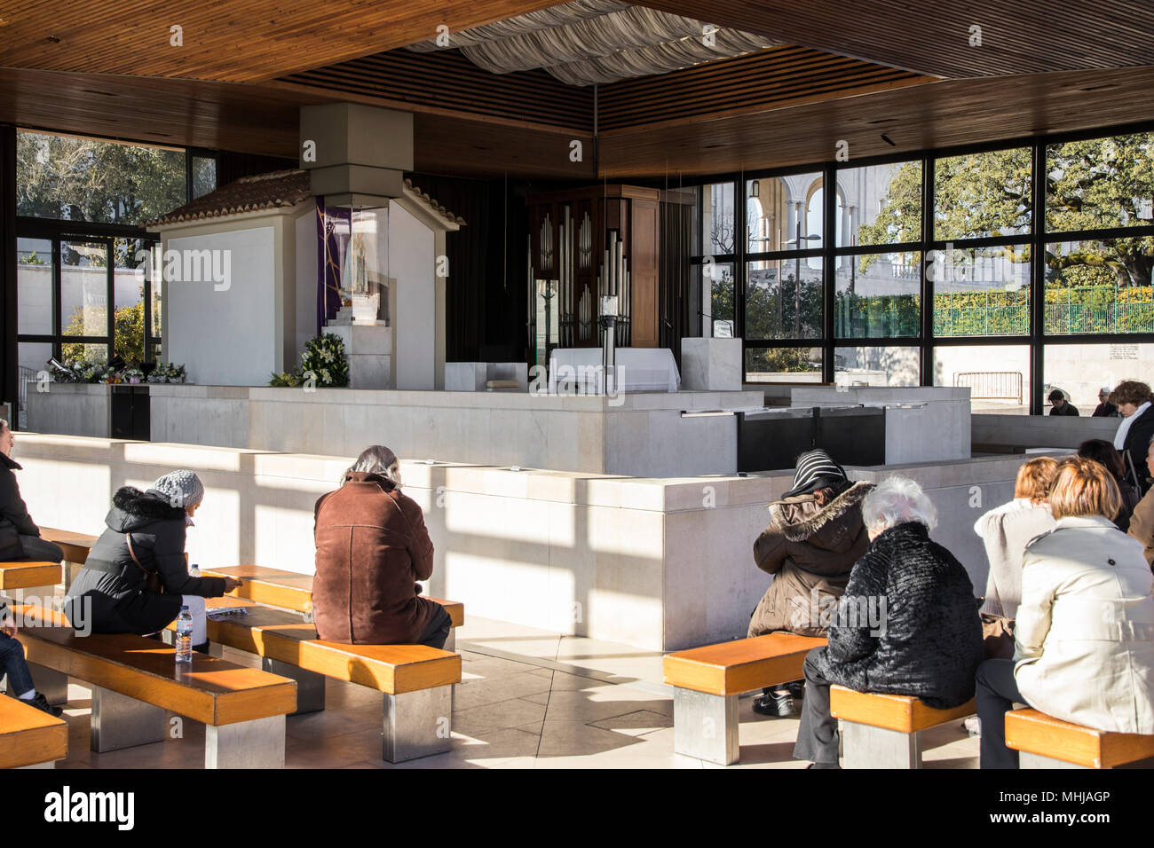 Fatima, au Portugal. L'image de couronnée canoniquement Notre Dame du Rosaire de Fatima consacrés dans la Chapelle des Apparitions Banque D'Images