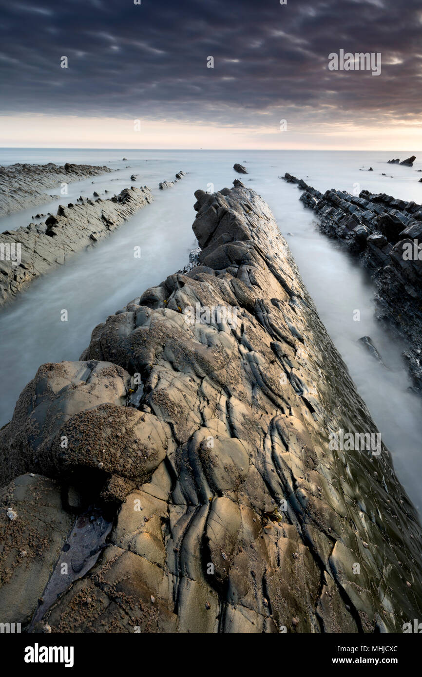 Welcombe Beach Sunset ; ; ; Devon UK Banque D'Images