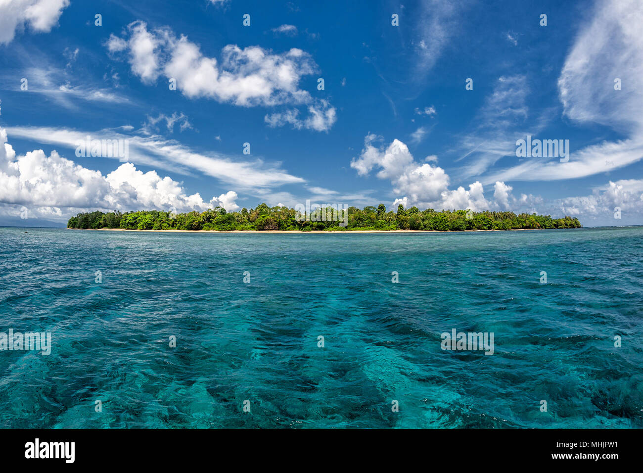 Siladen turquoise tropical Paradise Island en Indonésie Banque D'Images