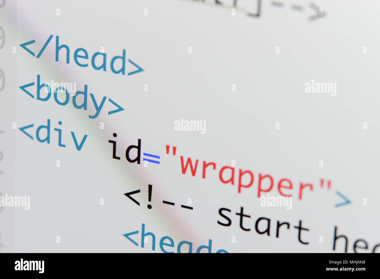 Du vrai code Html l'élaboration d'écran. Flux de travail programmation algorithme abstrait concept. Lignes de code HTML visible. Banque D'Images