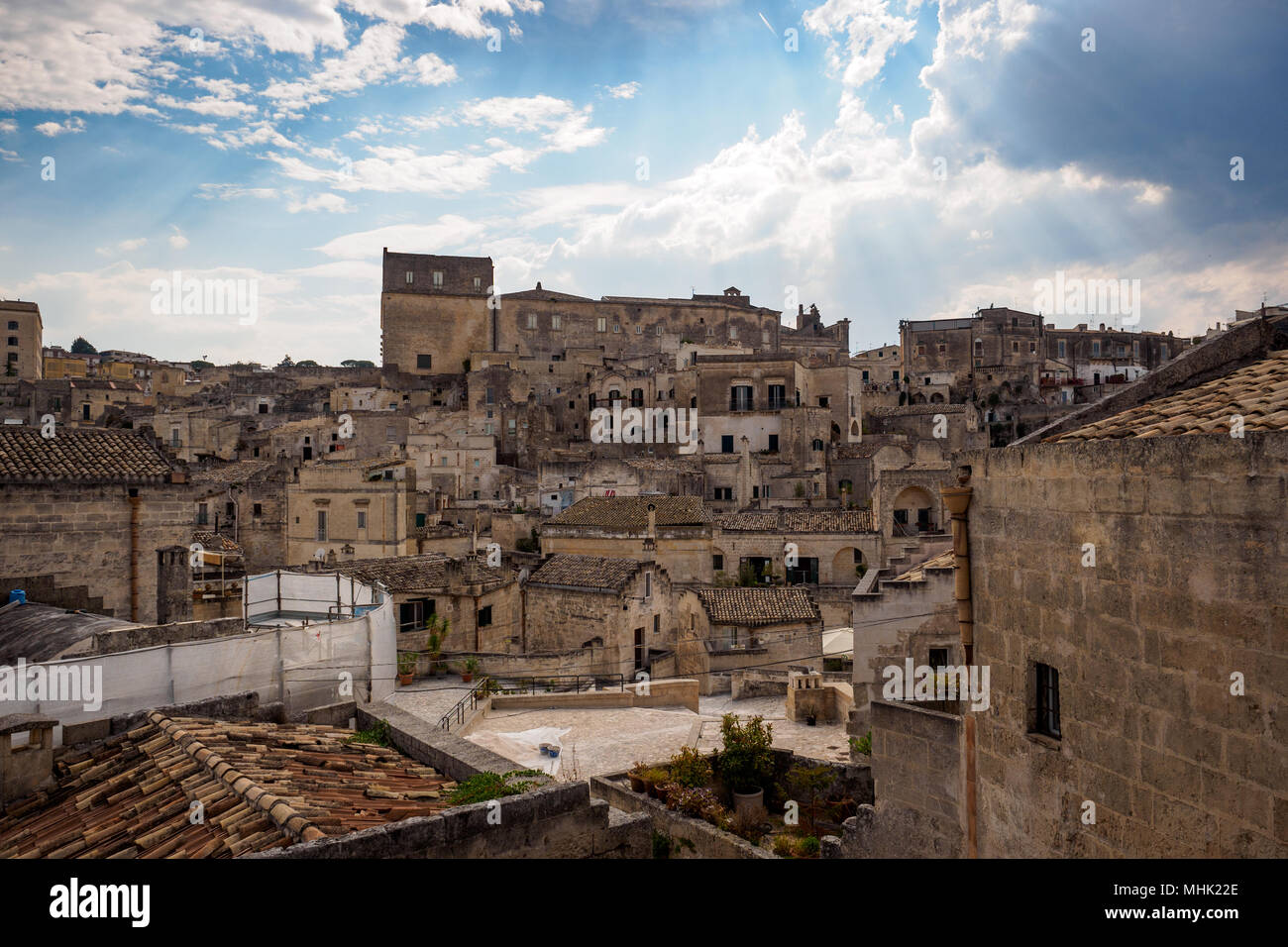 Matera (Italie), septembre 2017. Vue panoramique de la partie de l'ancienne ville appelée 'Sasso le Dodici Lune' le format paysage. Banque D'Images
