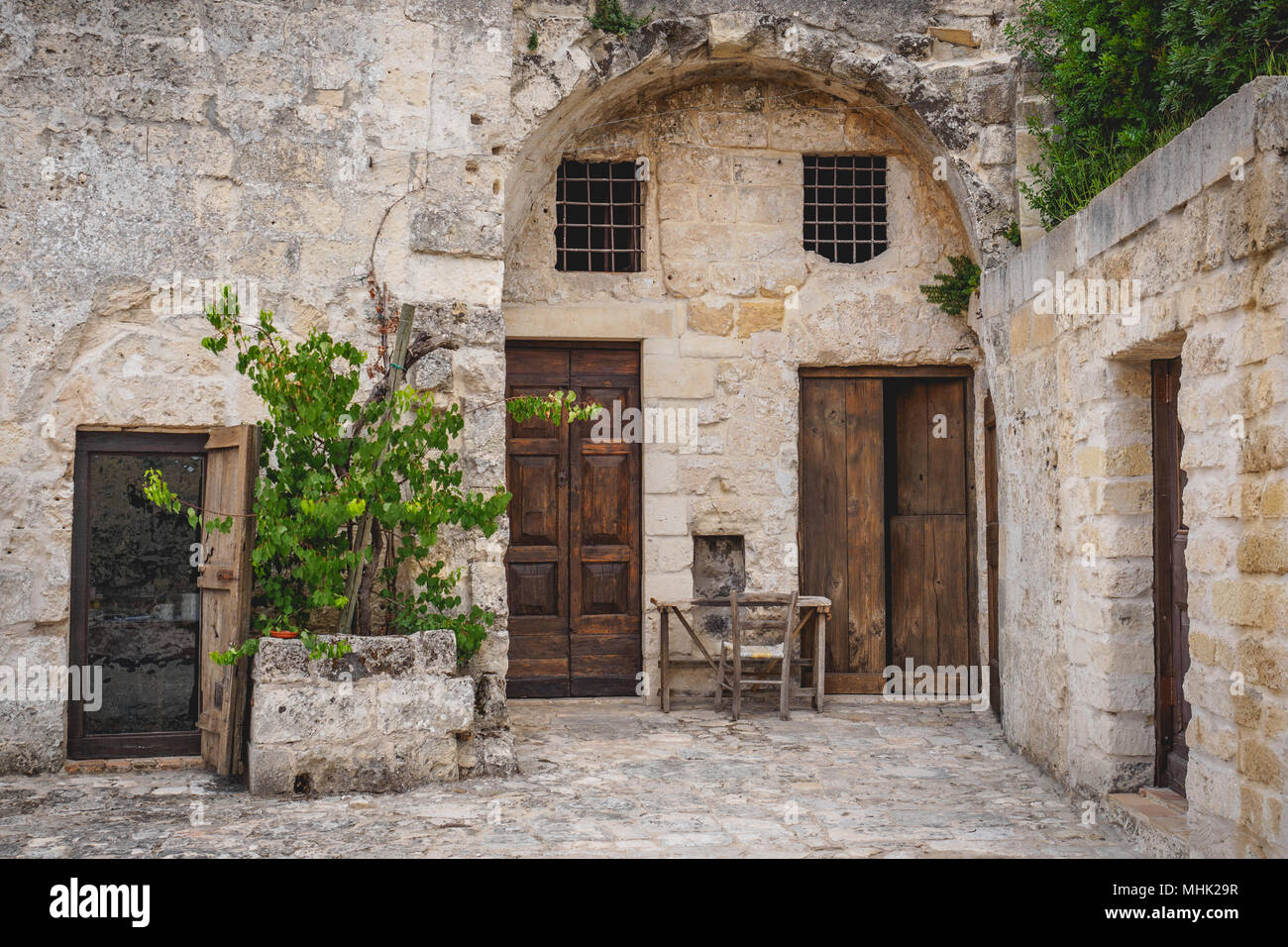 Matera (Italie), septembre 2017. Ancienne cave restaurée maison qui sert à l'hébergement à l'hôtel. Le format paysage. Banque D'Images