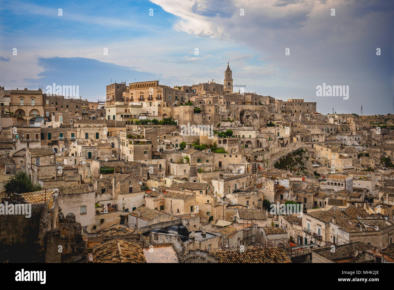 Matera (Italie), septembre 2017. Vue panoramique de la Sasso le Dodici Lune du Belvédère. Le format paysage. Banque D'Images
