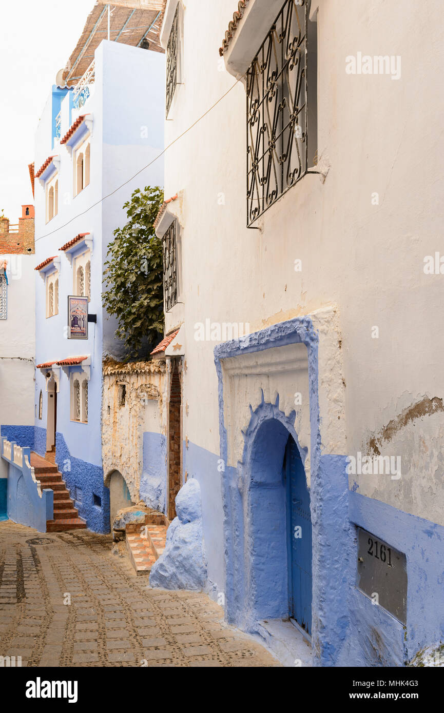 Murs peints en bleu des maisons à Chefchaouen, petite ville dans le