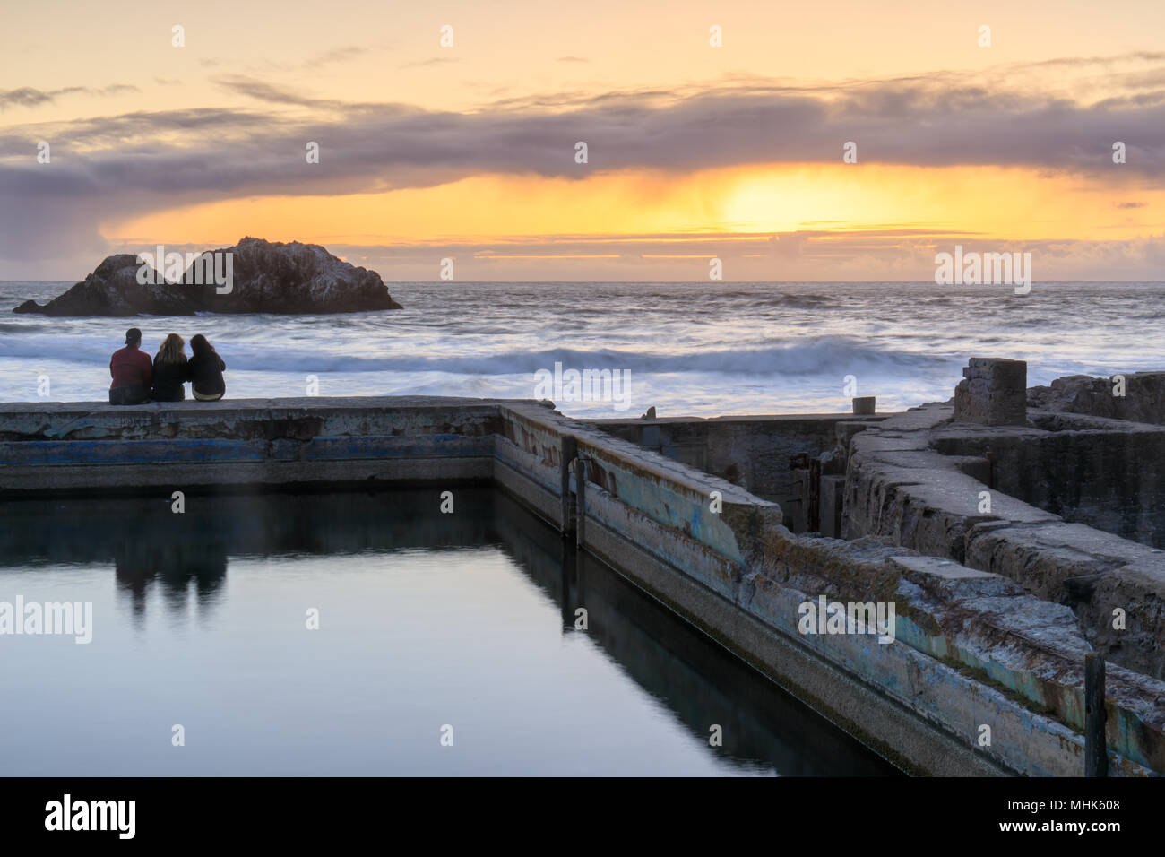 Coucher du soleil sur les ruines des Bains Sutro Banque D'Images